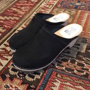 Maguba Black Suede Clogs SZ 38